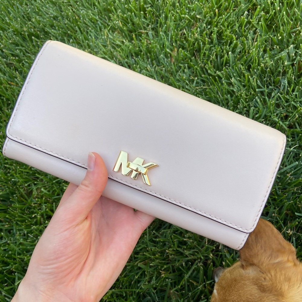 MICHAEL KORS SOFT PINK WALLET - Picture 7 of 7